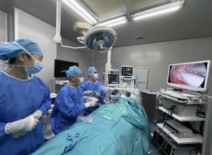 突破!香洲区第二人民医院完成首例锁骨下入路腔镜甲状腺病损手术!