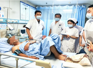 独居老人瘫倒三日，从偏瘫失语到行走自如——我院神经外科开科即显硬实力