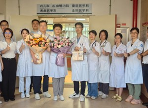 致敬“健康守门人”——香洲区中西医结合医院开展医师节系列活动